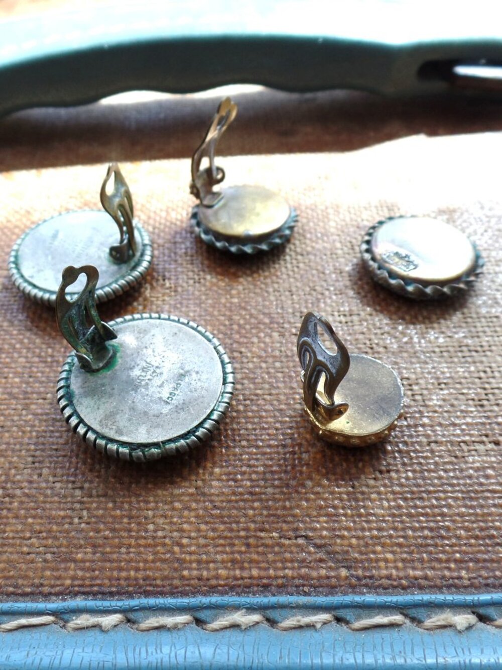 Vintage Micro Mosaic Clip-on Earring 5 CRAFT Pieces - Picture 2 of 4